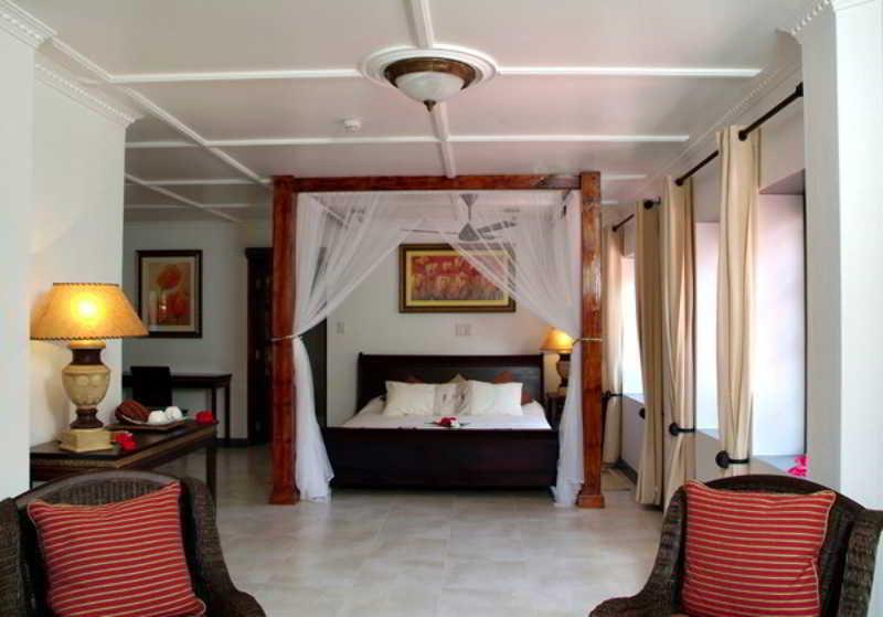 Chateau St Cloud La Digue